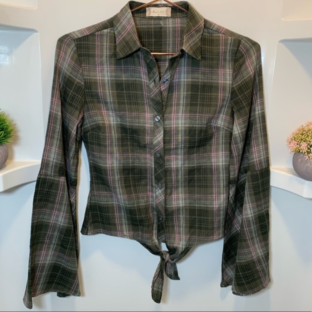 Altar’d state‎ Tie plaid button down Bell sleeves